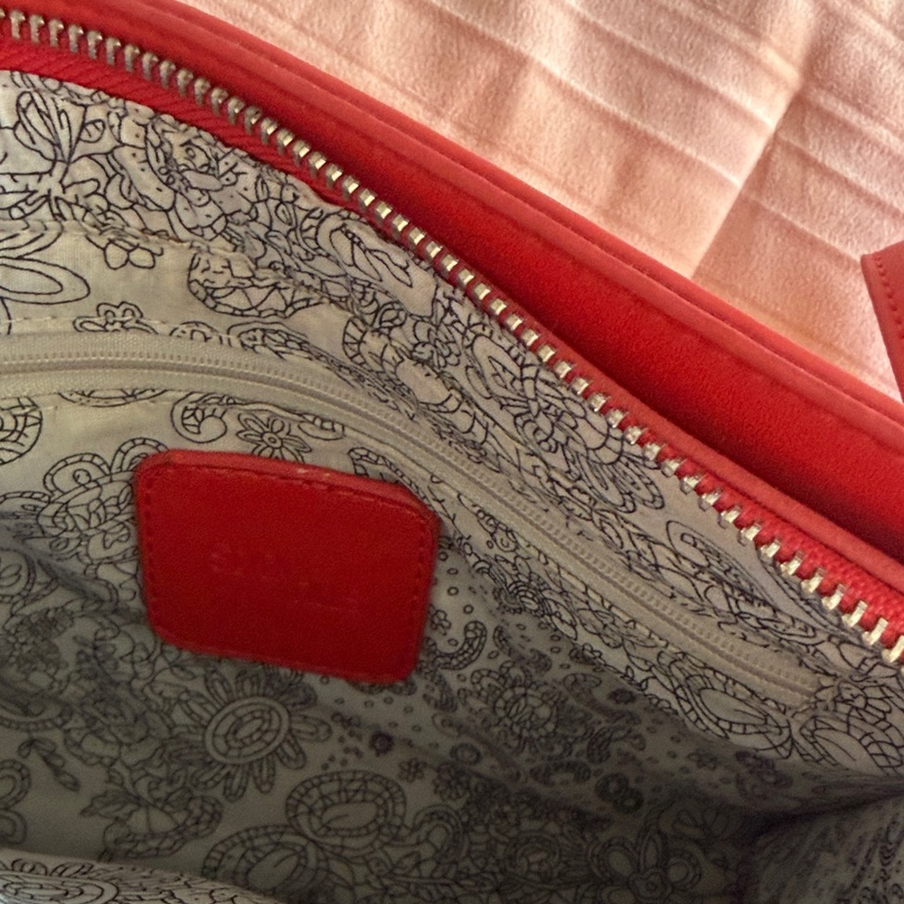 Red Crossbody Shoulder Bag - Classic Women's Handbag - Picture 7 of 7